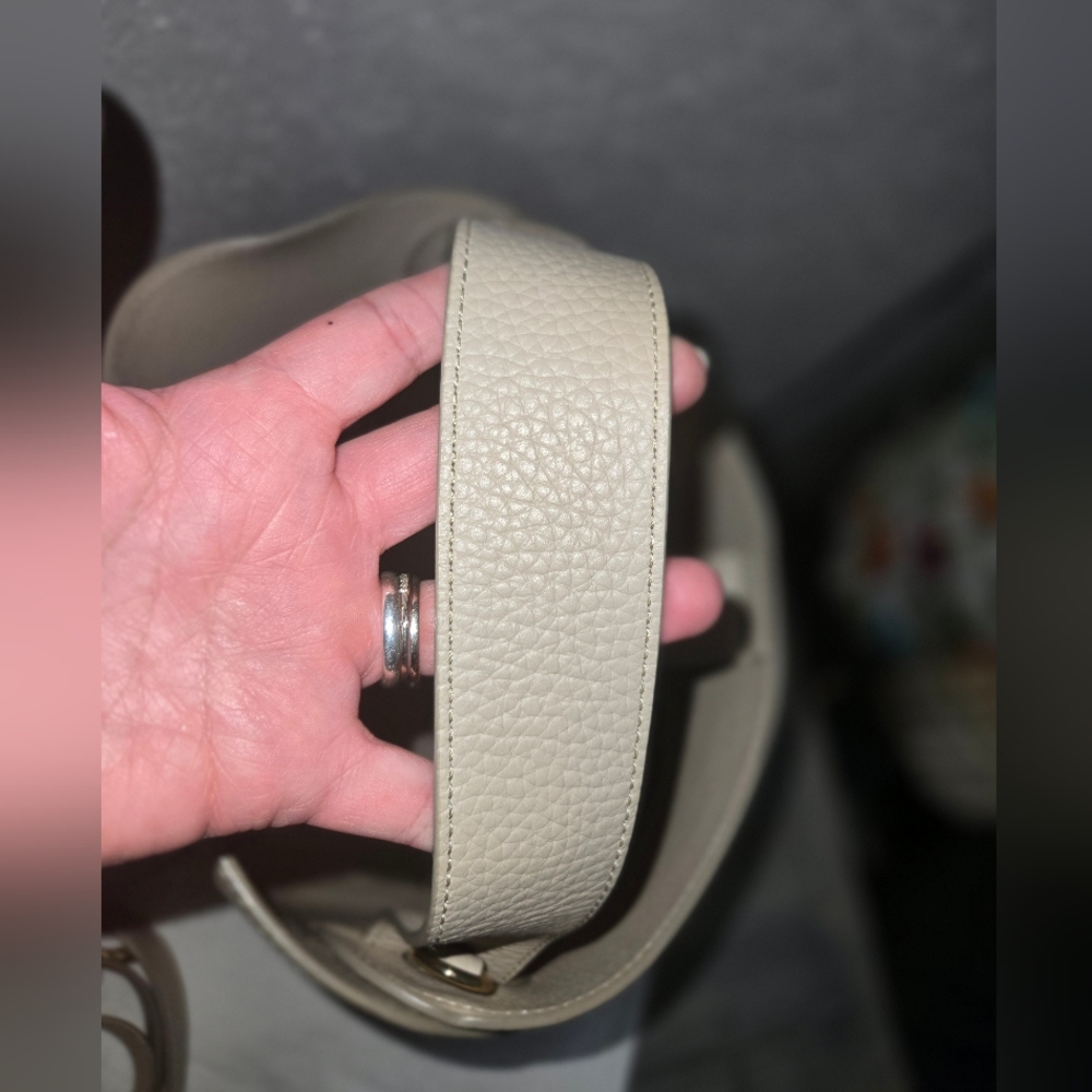 Cuyana Línea Bucket - Picture 5 of 12